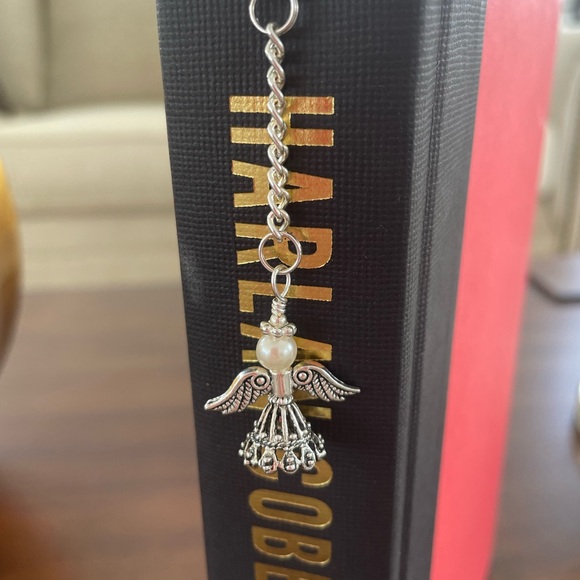 Handmade Silver & Pearl Angel Fairy Bookmark with Silver Tone Hook - ideal Gift - Picture 3 of 7